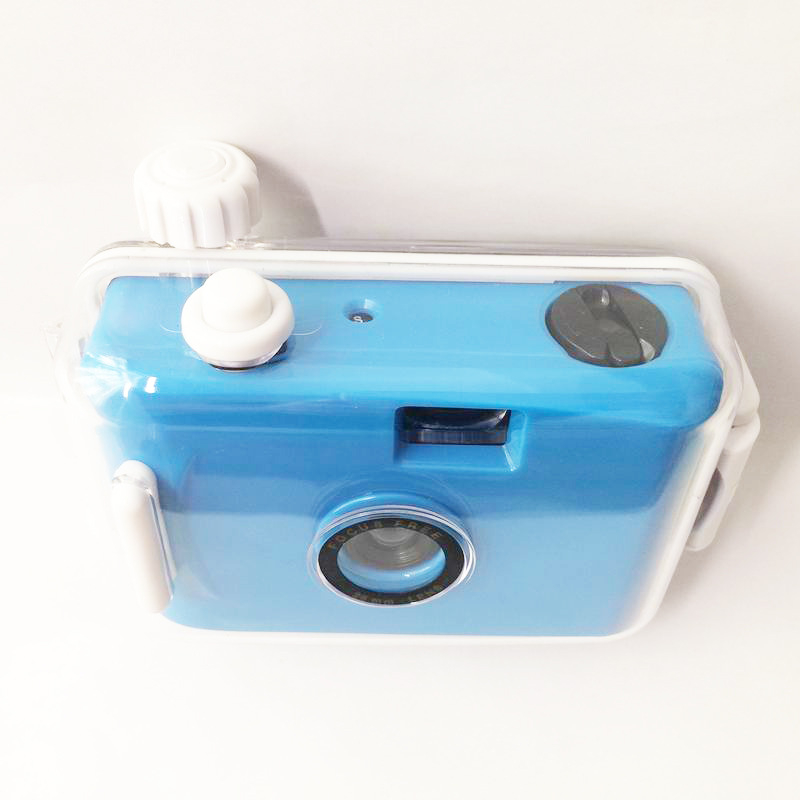 Atspari vandeniui kompakti filmų kamera, 135 filmas, ABS plastiko korpusas, be LCD, be blykstės