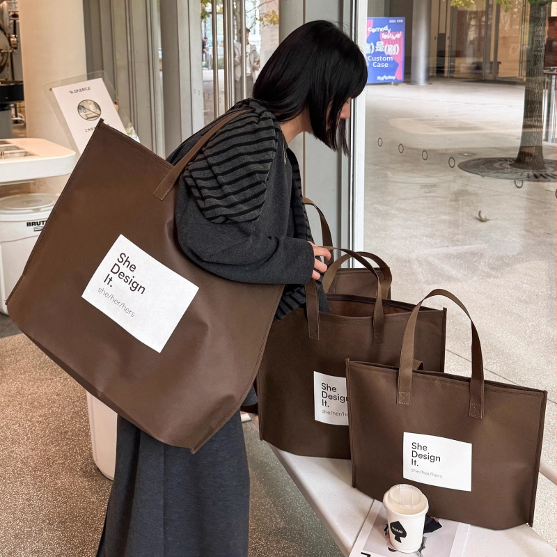 Apģērbu soma no neausta materiāla ar rāvējslēdzēju – snap dizains, silkscreen logotipa druka, pielāgojams logotips