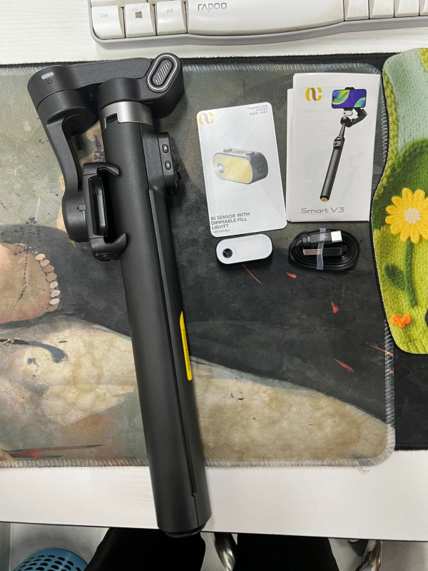 Aochuan XE okostelefon stabilizátor, háromtengelyes kézi stabilizáló, kompatibilis a GoPro MAX-szal, 0,6 kg, függőleges 345°, vízszintes 310°