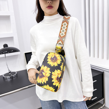 Ženska crossbody torba — PU materijal, školjkast oblik, podstava od poliestera, zatvaranje na zip, unutarnje pregrade: džep sa zipom, džep za telefon, džep za prijenosno računalo