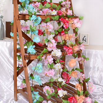 Umjetna vinova loza od svilenih cvjetova za svadbenu dekoraciju, vanjsku uporabu i rekvizite za fotografiju — Hydrangea sorta