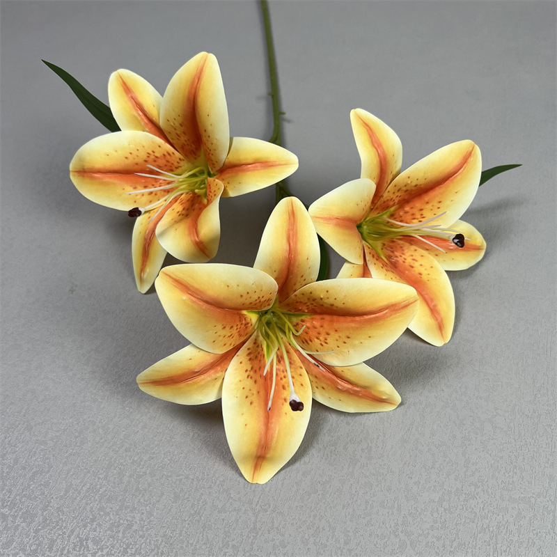 Umjetna lilija od svile — realistična, jedan izdanka, za vjenčanja, kućnu dekoraciju i fotografske rekvizite