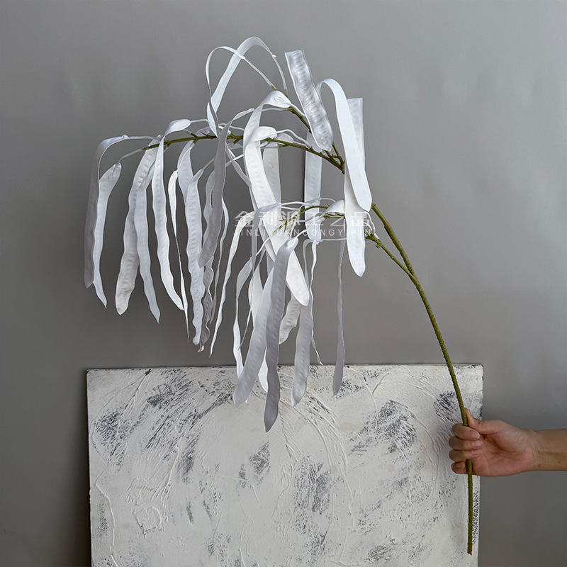 Műanyag és selyem virágokkal készült bab- és lencséshüvelyek díszítése, 3D-nyomtatott rekvizitok esküvőkhöz, kültéri felvételekhez és otthoni dekorációhoz