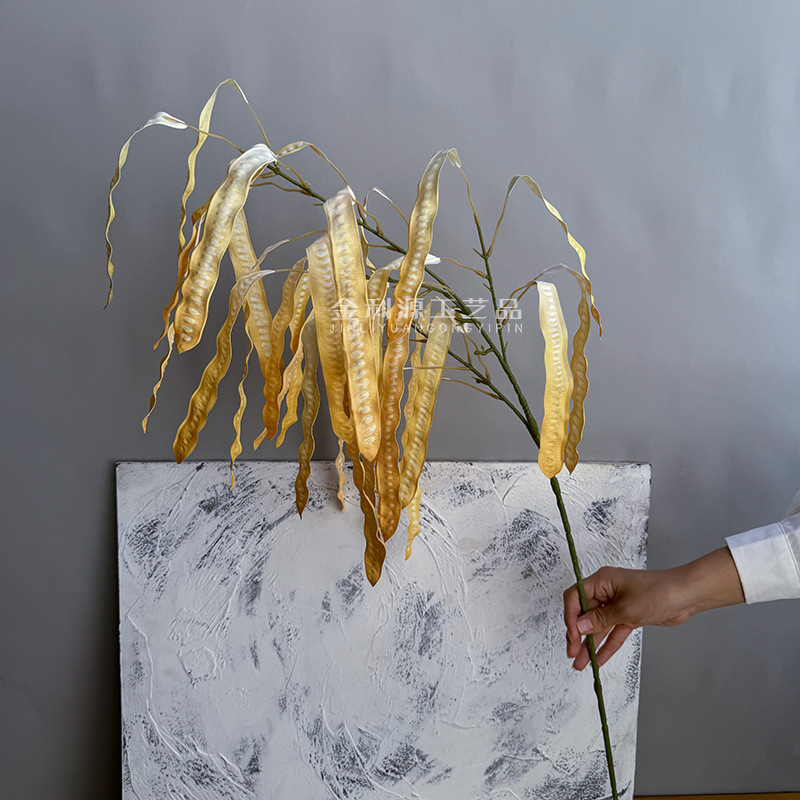 Műanyag és selyem virágokkal készült bab- és lencséshüvelyek díszítése, 3D-nyomtatott rekvizitok esküvőkhöz, kültéri felvételekhez és otthoni dekorációhoz