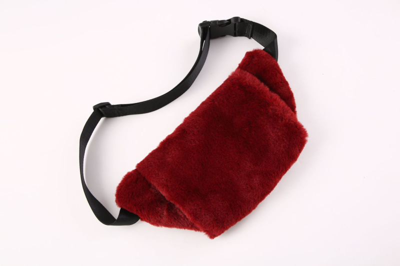 Geantă crossbody din pluș, mini, stil street, dumpling, curea reglabilă pe un umăr, dimensiune mică, închidere cu fermoar, buzunar intern cu fermoar