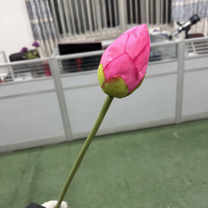 Runzhi umelecký lotos s listom – hodvábny lotos, čínske štýlo chinoiserie, svadobná dekorácia a rekvizity pre fotografiu (Značka Runzhi; Materiál: hodváb; Použitie: svadba, rekvizity pre fotografiu; Štýl: chinoiserie)