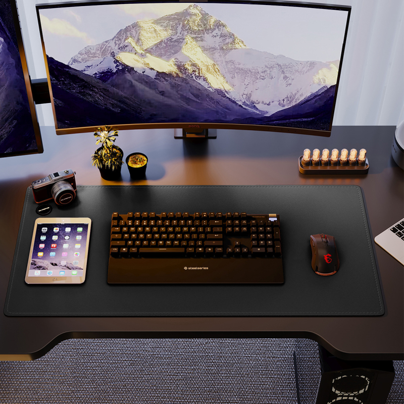 Ādas divpusēja galda paliktnis, pretslīdīgs, ar karsto pārvades drukāšanu, iespējama logotipa pievienošana — vienkrāsains stils