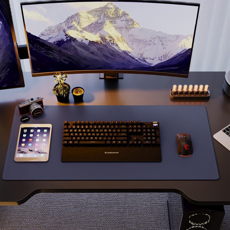 Ādas divpusēja galda paliktnis, pretslīdīgs, ar karsto pārvades drukāšanu, iespējama logotipa pievienošana — vienkrāsains stils