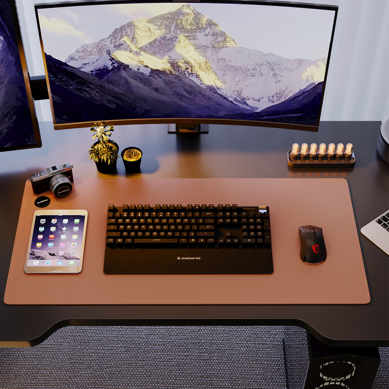 Ādas divpusēja galda paliktnis, pretslīdīgs, ar karsto pārvades drukāšanu, iespējama logotipa pievienošana — vienkrāsains stils