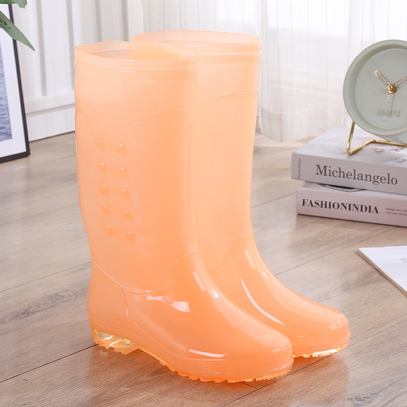 Moteriški lietaus batai su PVC viršutine, žemas kulnas (1–3 cm), žemas vamzdinės dalies aukštis, keturi sezonai
