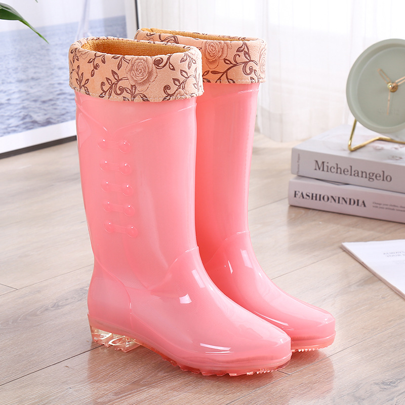 Moteriški lietaus batai su PVC viršutine, žemas kulnas (1–3 cm), žemas vamzdinės dalies aukštis, keturi sezonai