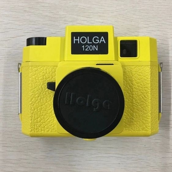 Holga įkvėpta DSLR kamera su CCD jutikliu, 10x optinis priartinimas, 1080p vaizdo įrašas, optinis vaizdo stabilizavimas, SD kortelė