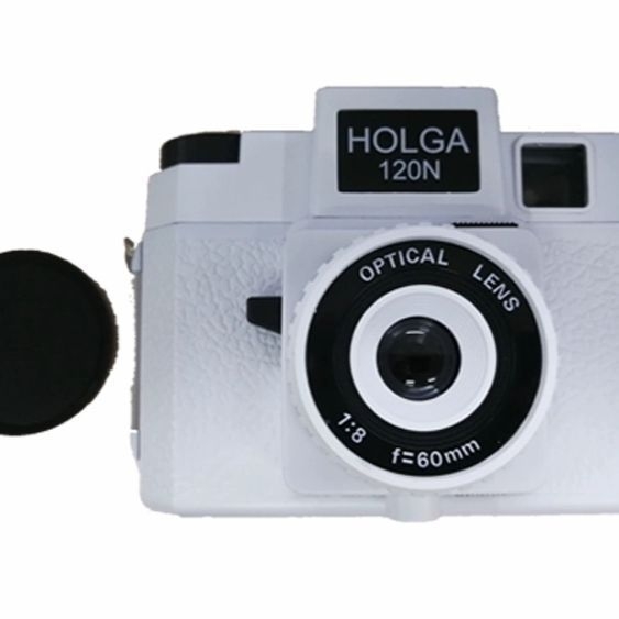 Holga įkvėpta DSLR kamera su CCD jutikliu, 10x optinis priartinimas, 1080p vaizdo įrašas, optinis vaizdo stabilizavimas, SD kortelė