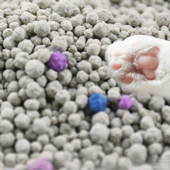 Котешки пясък на основата на бентонит, фини гранули, ниска прашност, лимонов аромат, за възрастни котки