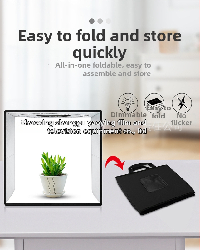 LED šviesos dėžė studijai – sulankstoma, nešiojama švelniu apšvietimu still life fotografijoms; konstrukcija iš aliuminio plėvelės ir Oxford audinio; svoris 2,5/4/5,8 kg