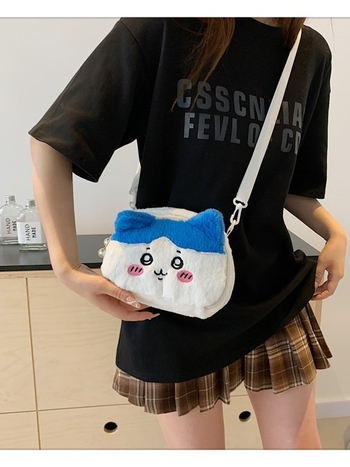 Plush taška na rameno, street štýl, elipsovitý tvar, zapínanie na zips, vnútorná kapsa na zips