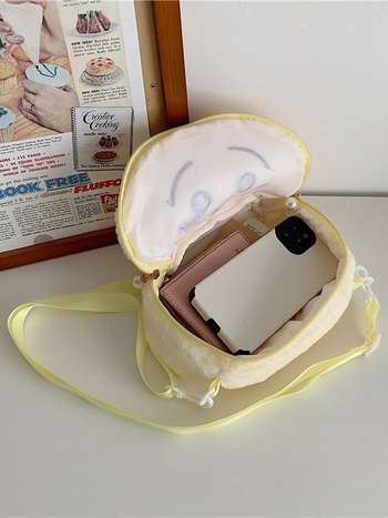 Plush taška na rameno, street štýl, elipsovitý tvar, zapínanie na zips, vnútorná kapsa na zips