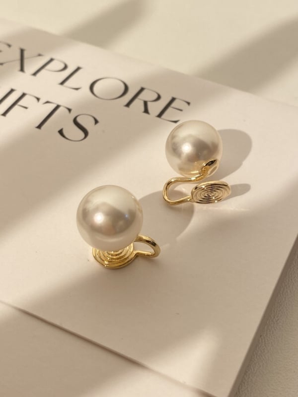 Cercei – Clips pentru urechi în formă de mosquito coil, perle colorate, design geometric minimalist, lucrate manual