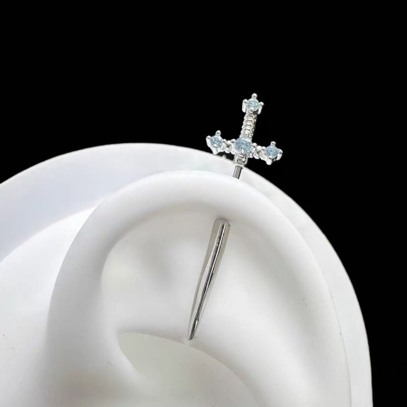 Cercei din oțel titan cu accente de zirconiu, formă de floare, stil lux discret