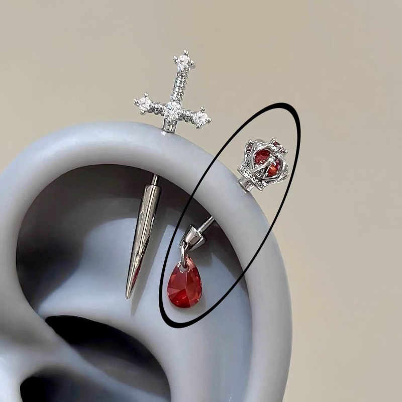 Cercei din oțel titan cu accente de zirconiu, formă de floare, stil lux discret