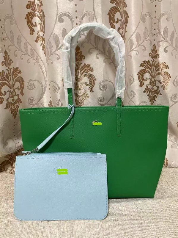 Torba Tote, gradski minimalistički stil; Materijal: kompozitna goveđa koža; Oblik: horizontalno kvadratni; Unutarnja pretinac za dokumente; Podstava: visokokvalitetna tkanina.