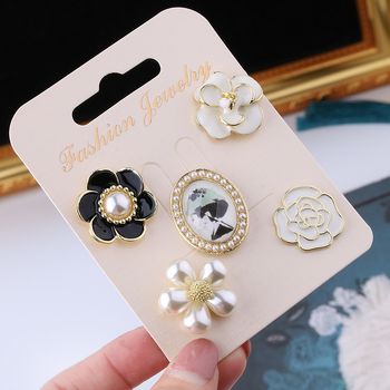 Shanlihua Broșă pentru guler – aliaj, floare de camelia cu funda, placare aurie, accesoriu feminin