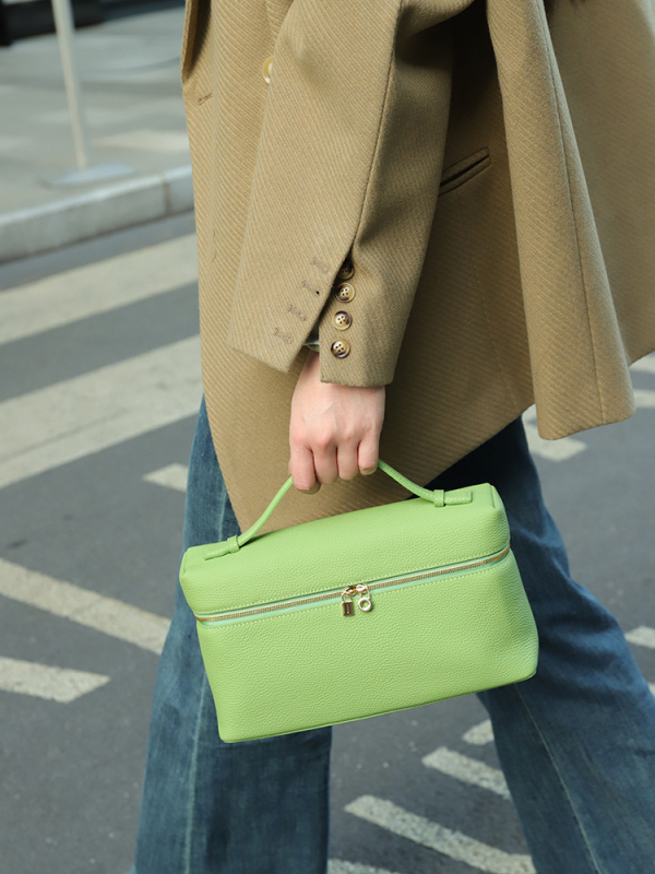 Kožna ženska torba u Lunch Box stilu, Horizontalnog kvadratnog oblika, zatvaranje na zip, unutarnji džepovi za telefon i ID