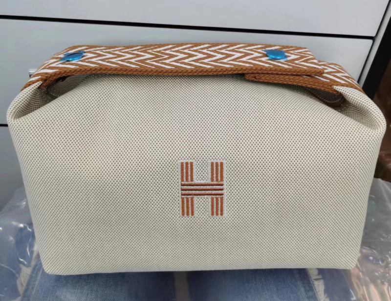 Torba za kozmetiku i toaletne potrepštine od platna, horizontalni kvadratni oblik, zatvarač, podstava od platna, gradski stil