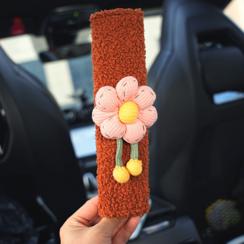 Auto jostas pārklājs – pūkains karikatūru dekors (poliesteris; svars ~35 g; pielāgošana pieejama; Piederums: bērnu drošības jostas pārklājs)