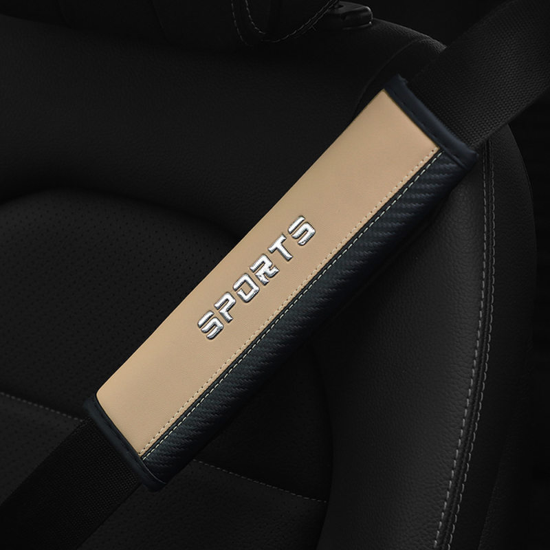 PU ādas drošības jostas plecu spilventiņi ar imitētām metāla burtiem, logotipa drukas iespēja, 75 g, praktisks auto aksesuārs