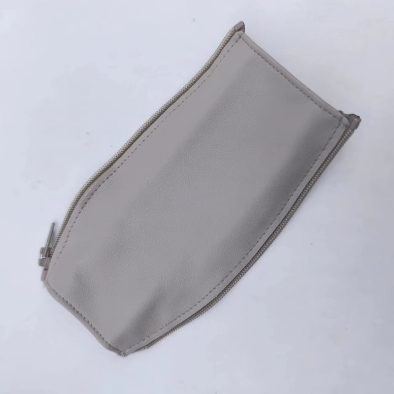 Ausinių dėklas Sony WH-1000XM4 ausinėms – dirbtinės odos apsauginis dėklas, OEM apdorojimas, suderinamas su Sony WH-1000XM4 (Medžiaga: dirbtinė oda; Modelis: Sony WH-1000XM4; Apdorojimas: OEM)