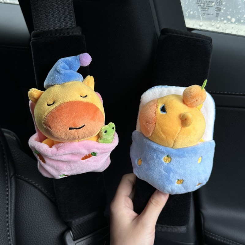 Pliša materiāla automašīnas drošības jostas plecu vāciņš, Capybara Lu Lu aksesuārs, iekšējā interjera dekorācija, pielāgojams, 60 g