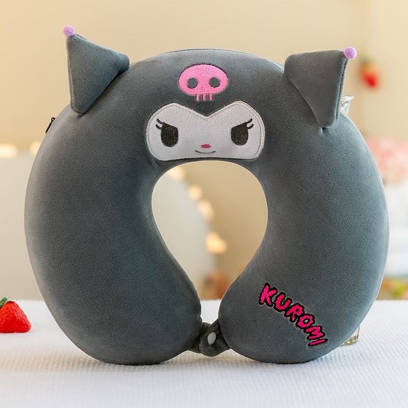 Perne de gât în formă de U, umplutură memory foam, material tricotat, design cu personaje Kuromi, Strawberry Bear și Kitty Cat, pentru adulți, cu funcție de depozitare