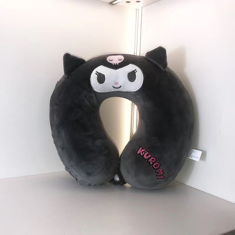 Perne de gât în formă de U, umplutură memory foam, material tricotat, design cu personaje Kuromi, Strawberry Bear și Kitty Cat, pentru adulți, cu funcție de depozitare