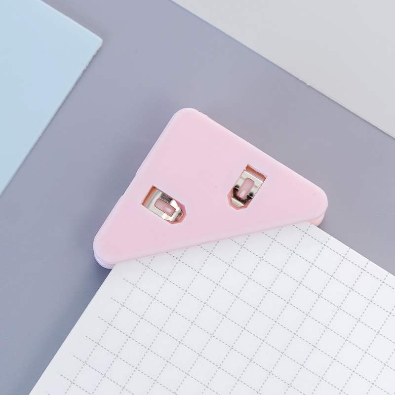 Klip za bočni kut fascikle, trokutasti dizajn, plastični, model 501, Official Recovery