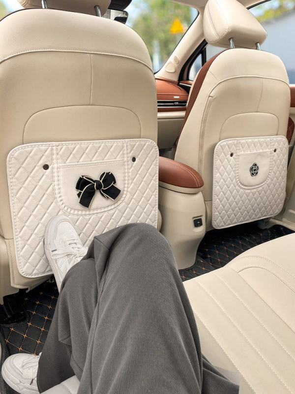 Δερμάτινο προστατευτικό κάλυμμα πίσω καθίσματος αυτοκινήτου κατά των κλωτσιών για παιδιά, κατάλληλο για όλες τις εποχές, γέμισμα βαμβάκι, μοτίβο Σύννεφο-λουλούδι με φιόγκο