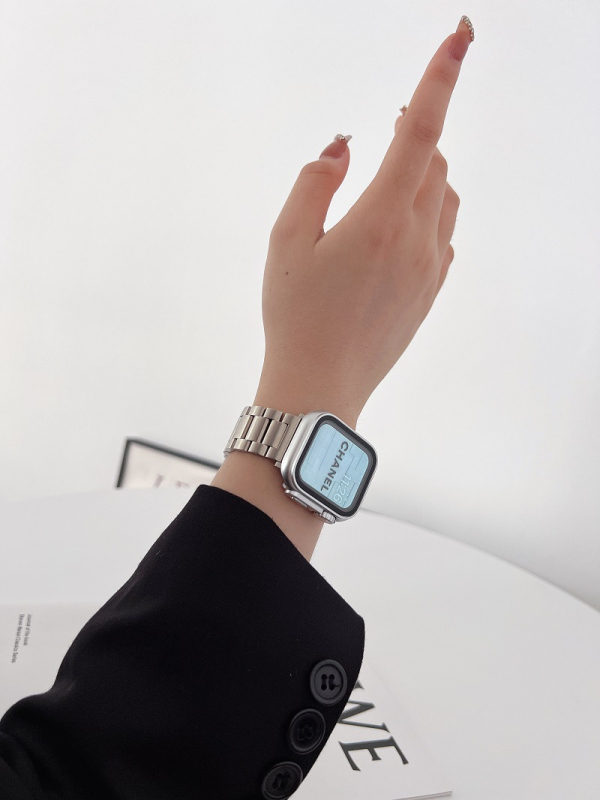 Apple Watch szíj rozsdamentes acélból, masszív dizájn, pillangó csattal, letisztult stílus