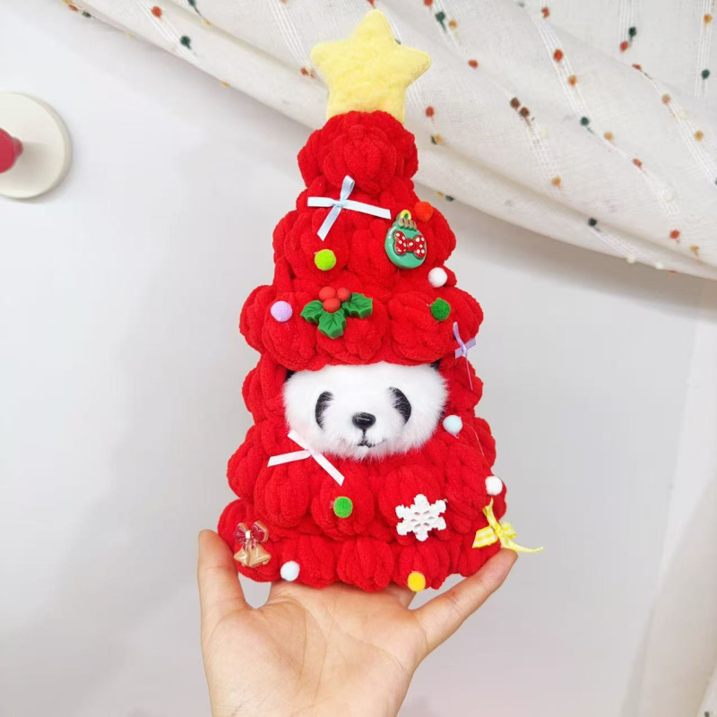 Karácsonyfadísz Panda plüss medál – Kézzel készített, Anyag: tej pamut, Karácsonyi stílus, Telefon zsinór, Testreszabható, Winter 2025 kiadás