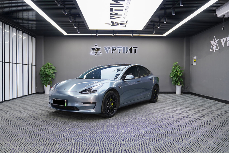 Film de schimbare a culorii pentru mașină – material PET, lățime 1,52 m, grosime 0,12–0,16 mm, acoperire pentru întreg vehicul, procesare personalizată