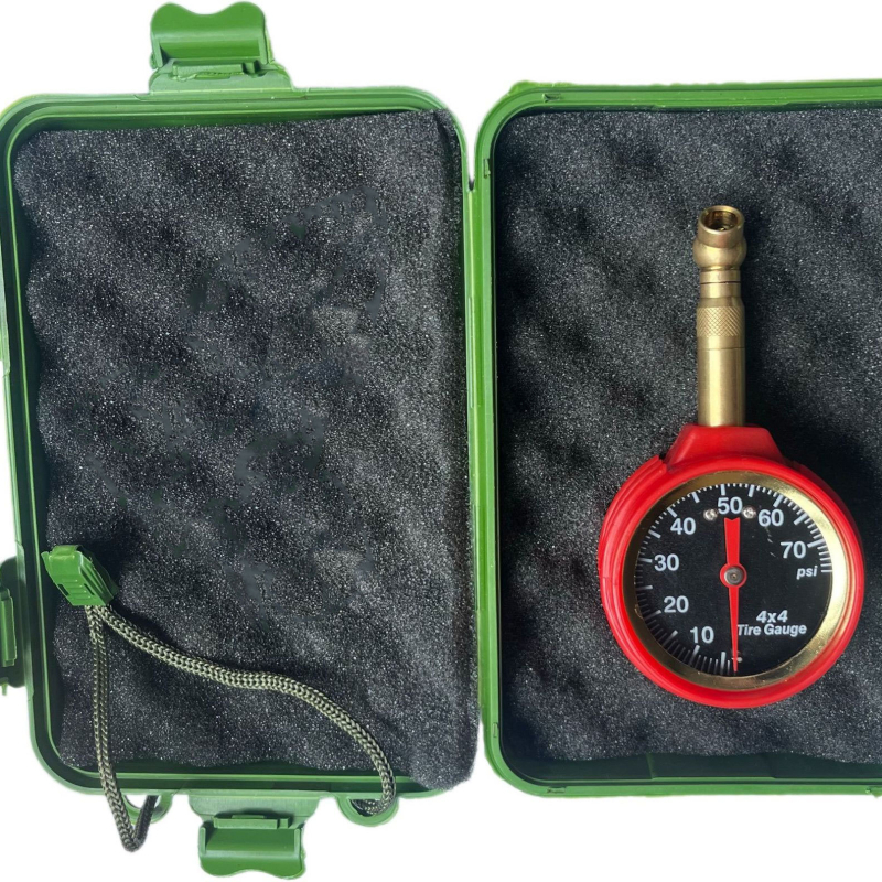 Digitálny tlakomer do auta s LCD displejom, meďový telo, rozsah 0–70 psi