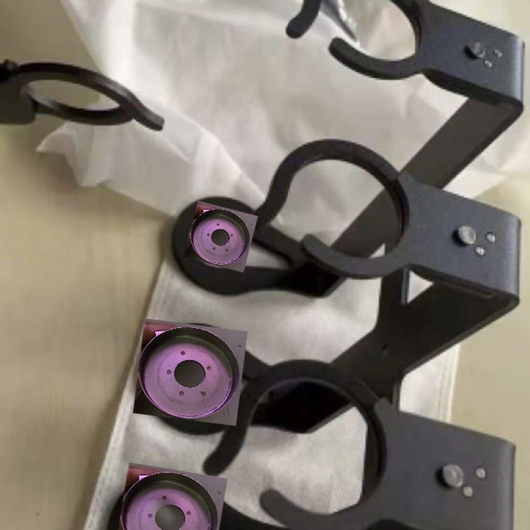 Държач за сапун-дозатор от неръждаема стомана 304, регулируема височина, стенен монтаж, подходящ за бутилки с помпова глава, фино полирана повърхност.