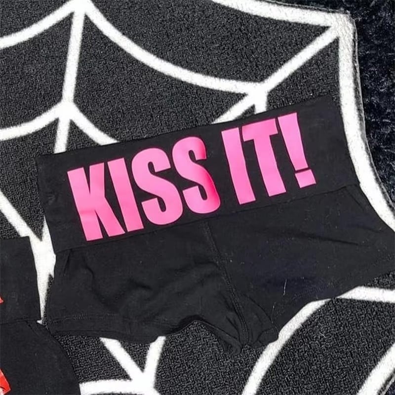 Moteriški 3/4 ilgio šortai iš poliesterio, elastus juosmuo, raidėmis atspaudas, gatvės mados sportiškas kasdienis stilius