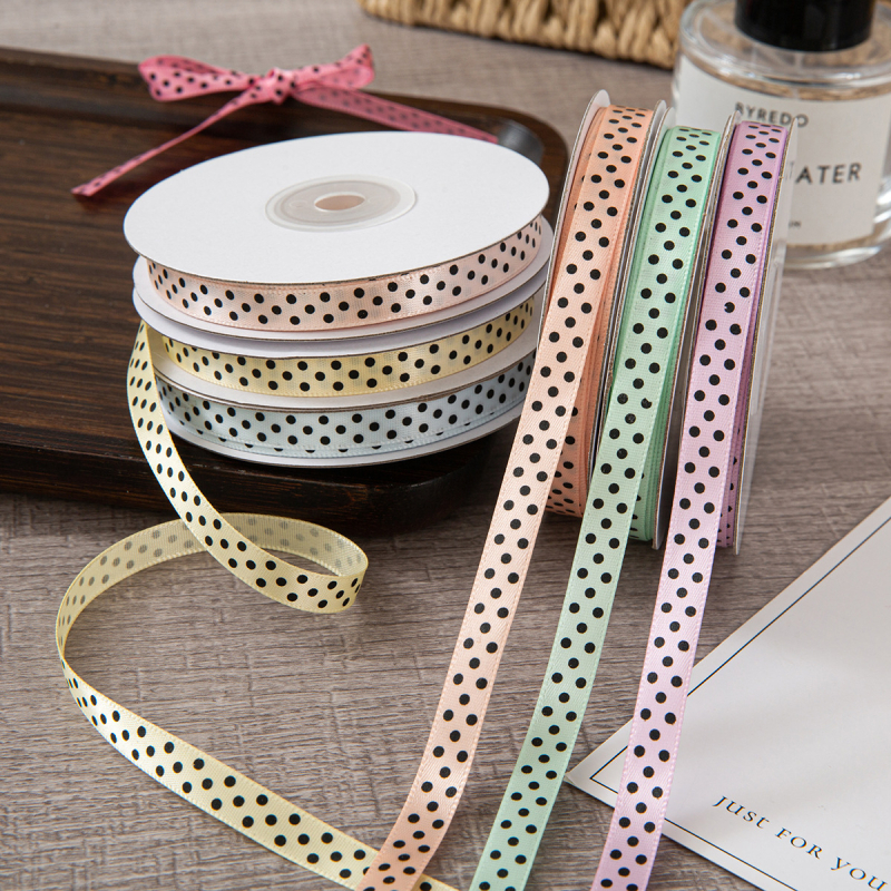 Polka taškų poliesterio juosta DIY lankams, plaukų aksesuarams ir dovanų įpakavimui – Medžiaga: poliesteris; Prekės kodas: Polka Dot Polyester Belt; Prekės ženklas: Jian Wu