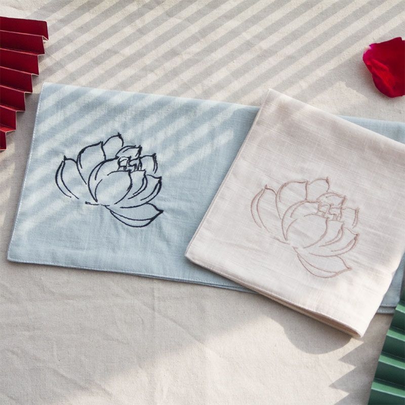 Pătrățel de buzunar din bumbac cu broderie de lotus, stil antic-retro, lansare primăvara 2025