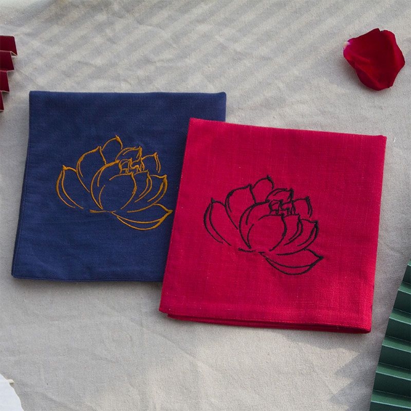 Pătrățel de buzunar din bumbac cu broderie de lotus, stil antic-retro, lansare primăvara 2025