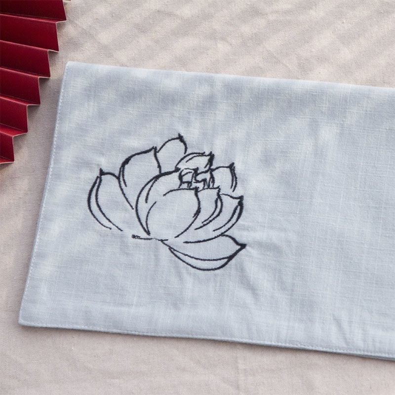 Pătrățel de buzunar din bumbac cu broderie de lotus, stil antic-retro, lansare primăvara 2025