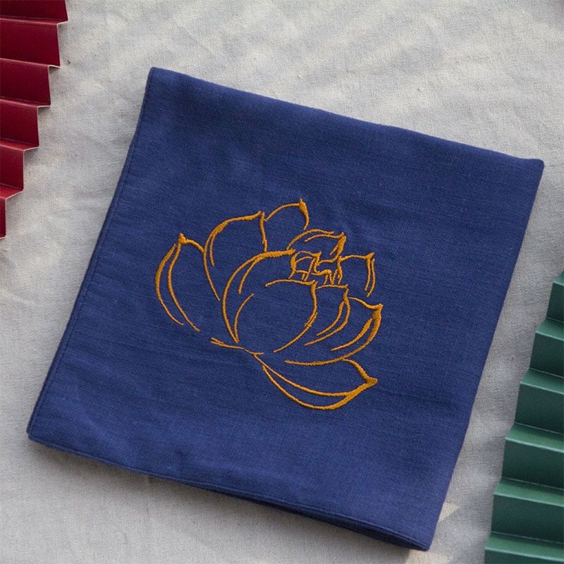 Pătrățel de buzunar din bumbac cu broderie de lotus, stil antic-retro, lansare primăvara 2025