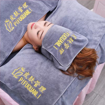 Grožio salono rankšluosčių komplektas su turbanu, krūtinės rankšluosčiu ir vonios rankšluosčiu; mikropluoštas 400 g; greitas džiūvimas; didelis sugeriamumas; logotipo spausdinimas galimas; 3 arba 5 dalių rinkinys