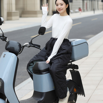 Ветровозащитно зимно наметало за електрически велосипеди, подплатено с флийс, водоустойчиво, покрива задната седалка. Марка: Zodisian • Налично на склад: Ready stock • Сезон: Есен 2025