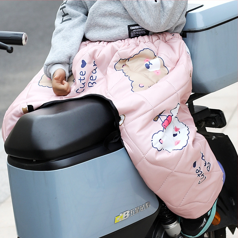 Ветровозащитно зимно наметало за електрически велосипеди, подплатено с флийс, водоустойчиво, покрива задната седалка. Марка: Zodisian • Налично на склад: Ready stock • Сезон: Есен 2025